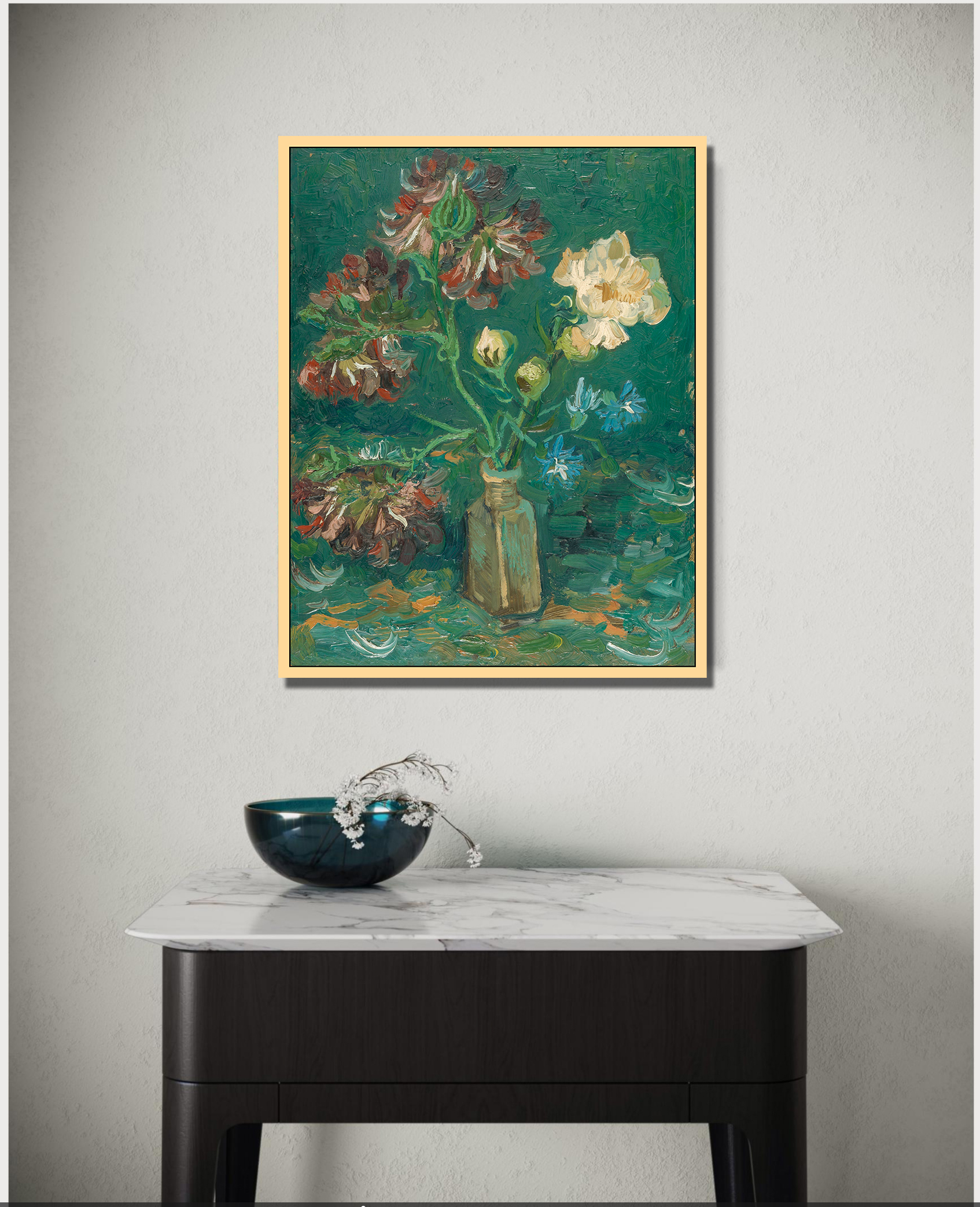 Chai nhỏ với hoa mẫu đơn và hoa phi yến xanh - Ảnh 2