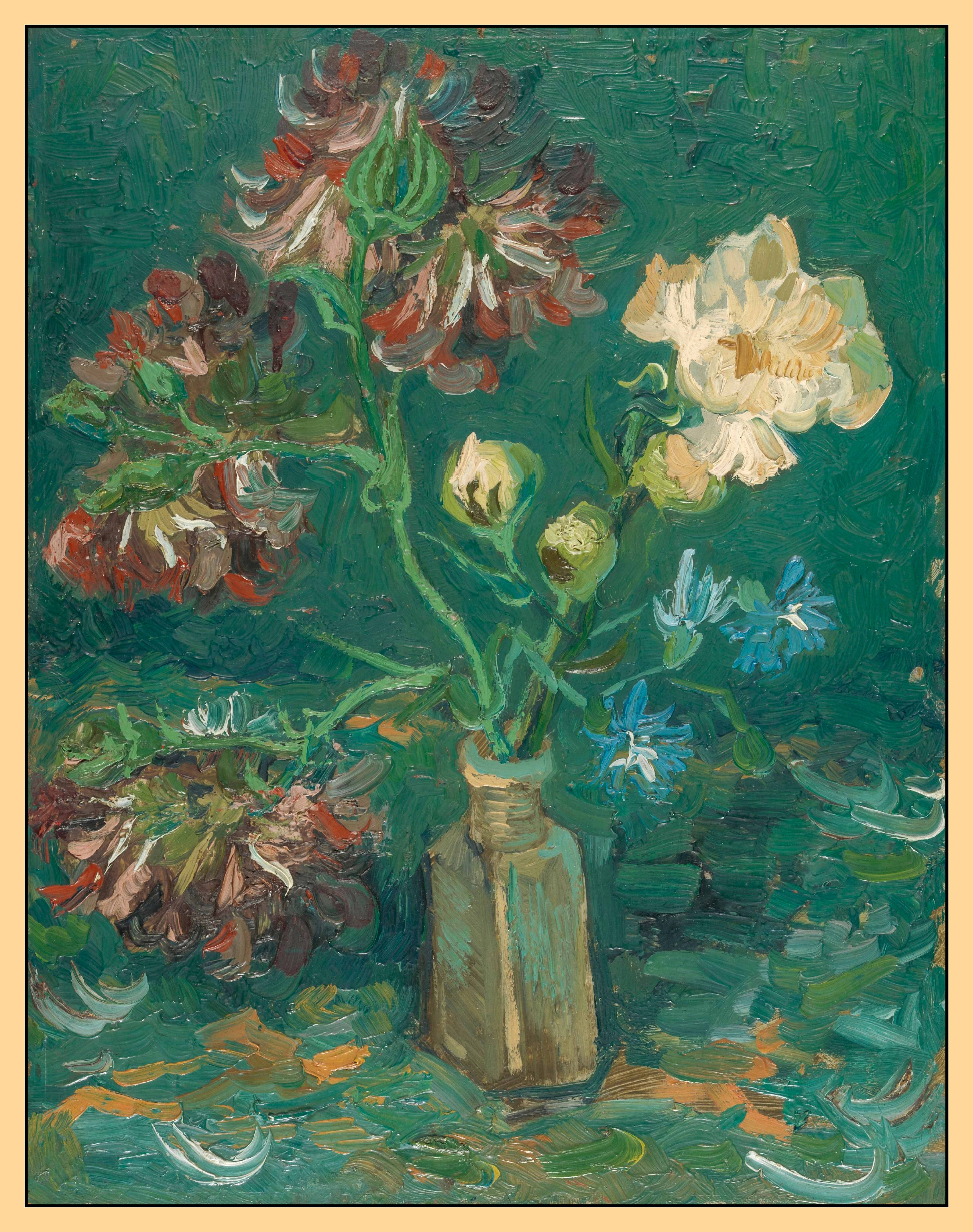 Chai nhỏ với hoa mẫu đơn và hoa phi yến xanh